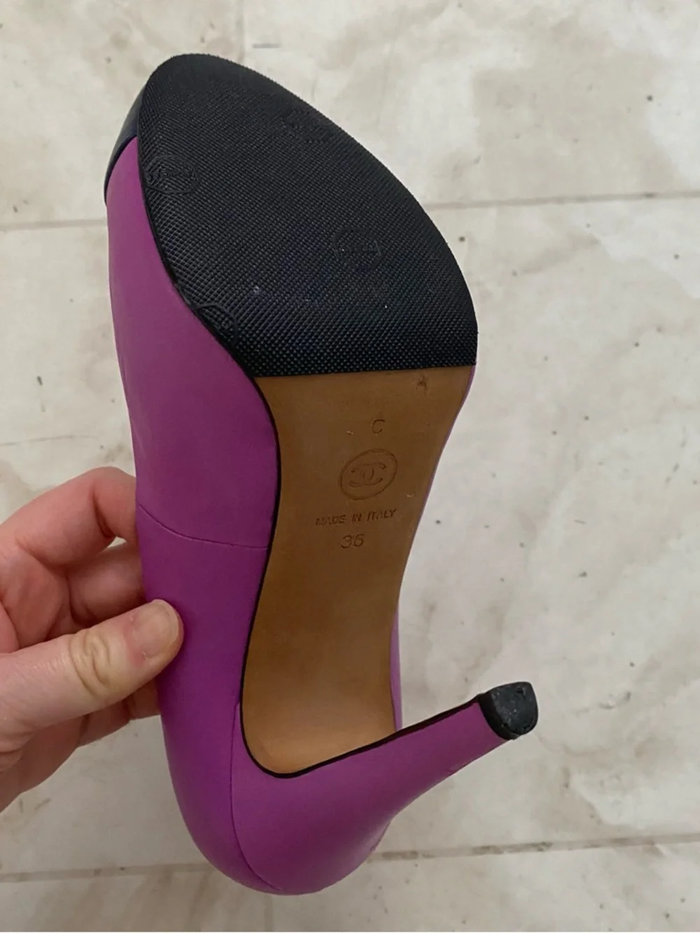 Chanel Made in Italy Interlocking CC Logo Purple Navy Leather Pumps Heels 6/36